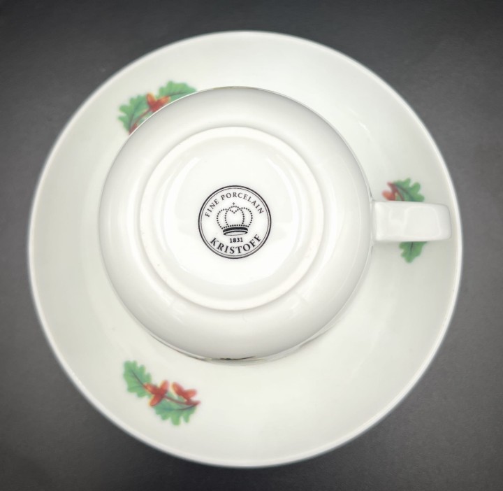 porcelanowa filizanka do kawy.jpg