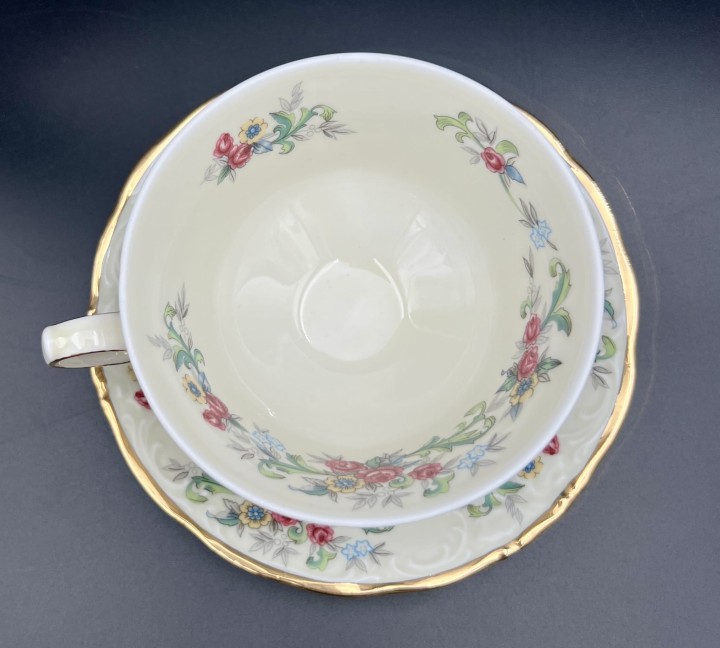 porcelanowa filiżanka flower ecru.jpg