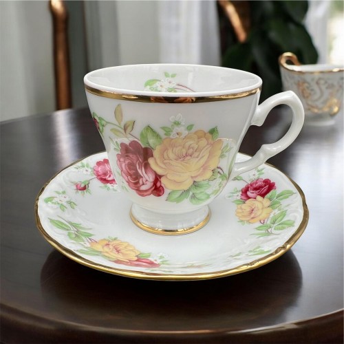 Porcelanowa filiżanka do kawy bukiet róż