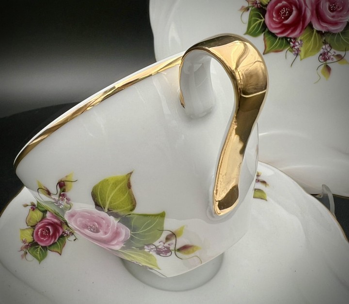 porcelanowy komplet śniadaniowy fiori.jpg