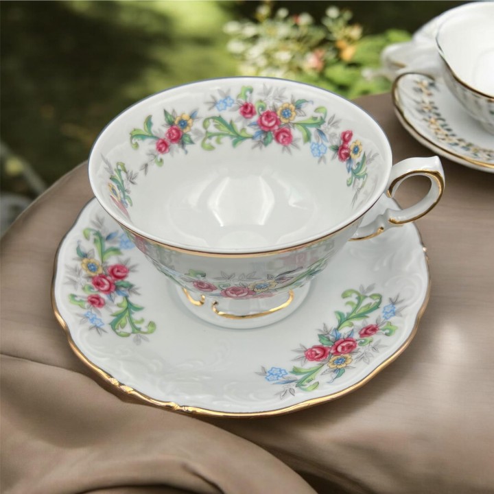 duża porcelanowa filizanka do herbaty 3.JPG