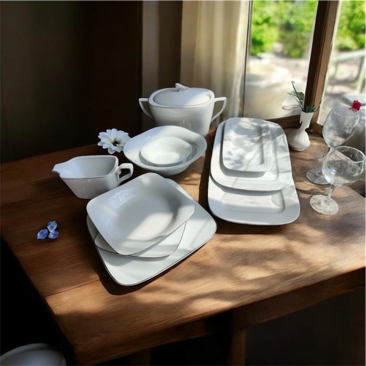 porcelanowy serwis obiadowy aurora.JPG