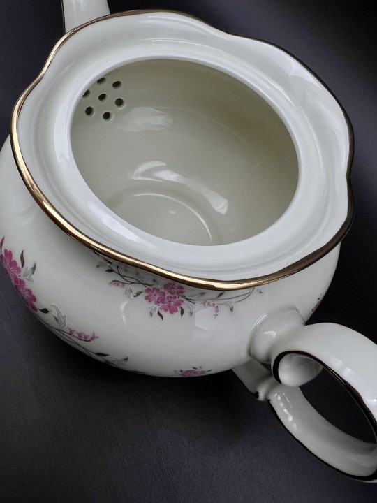 porcelanowy czajnik do herbaty 1.jpg