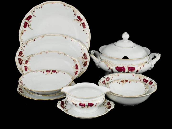 serwis obiadowy na 12 osób porcelana