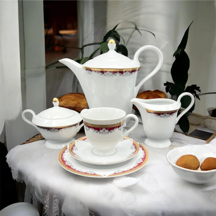 serwis do kawy na 12 osób porcelana krzysztof.JPG