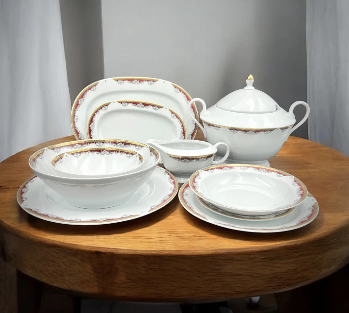 serwis obiadowy na 12 osób porcelana Krzysztof.jpg