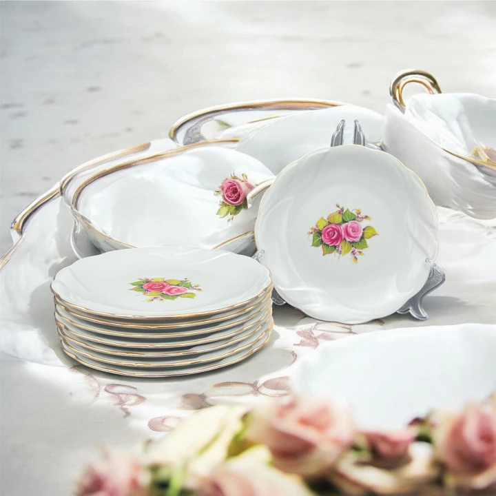 porcelanowy talerzyk deserowy.JPG