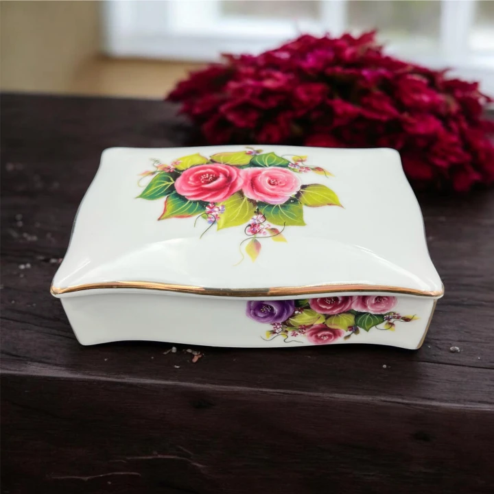 bombonierka porcelan Krzysztof 1.JPG