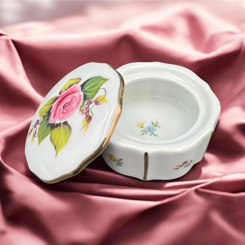 porcelanowa bombonierka.JPG