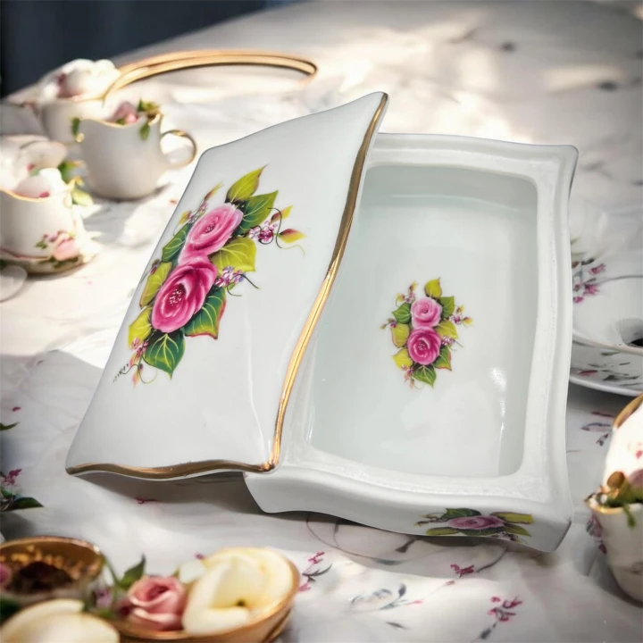 bombonierka porcelan Krzysztof 9.JPG