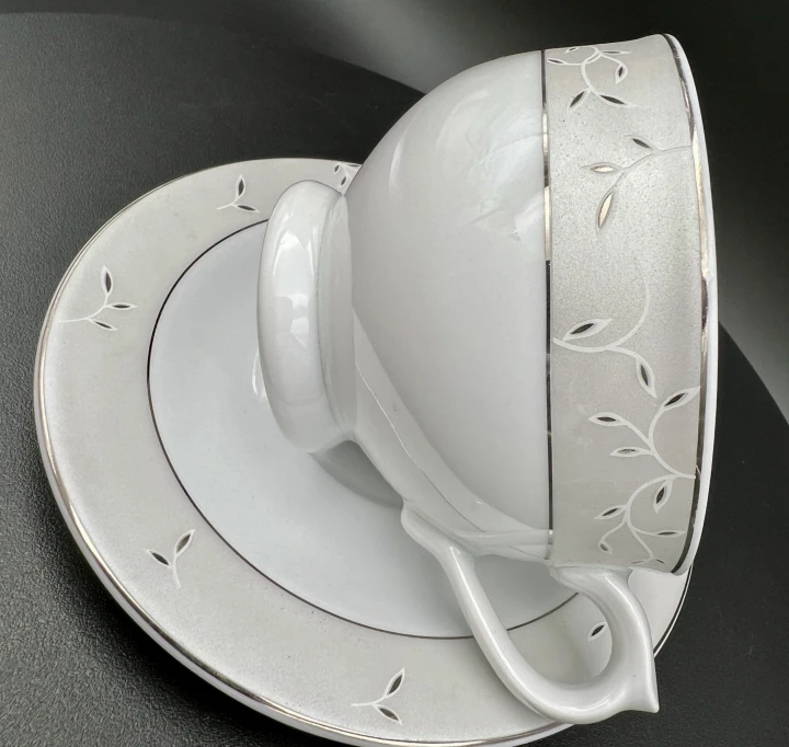 porcelanowa filiżanka do kawy 2.jpg