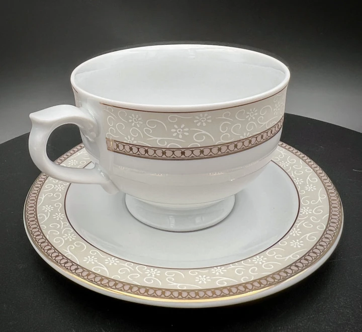 porcelana wałbrzych filiżanka do kawy.jpg