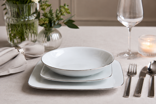porcelanowe kwadratowe talerze.png