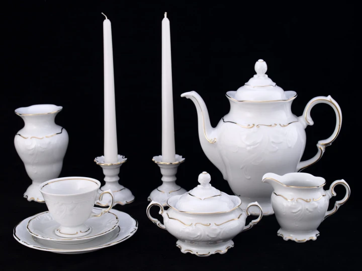 porcelanowy serwis do kawy na 12 osób.JPG