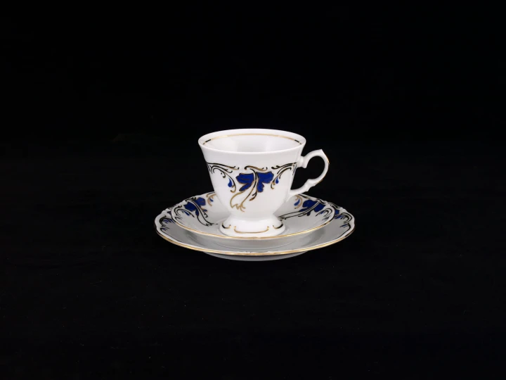 porcelanowy komplet śniadaniowy