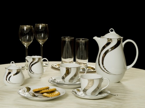 porcelanowy serwis do kawy na 12 osób