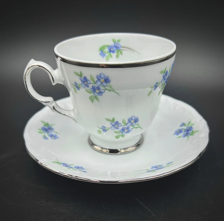 Porcelanowa filiżanka do kawy niezapominajka