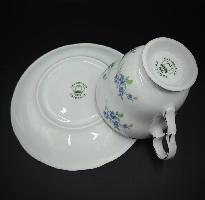 Porcelanowa filiżanka do kawy niezapominajka