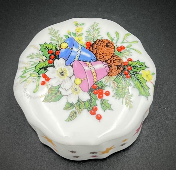porcelanowa szkatułka