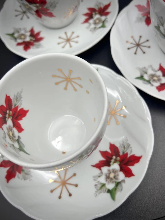 Świąteczna czarka porcelana kristoff Wałbrzych 1