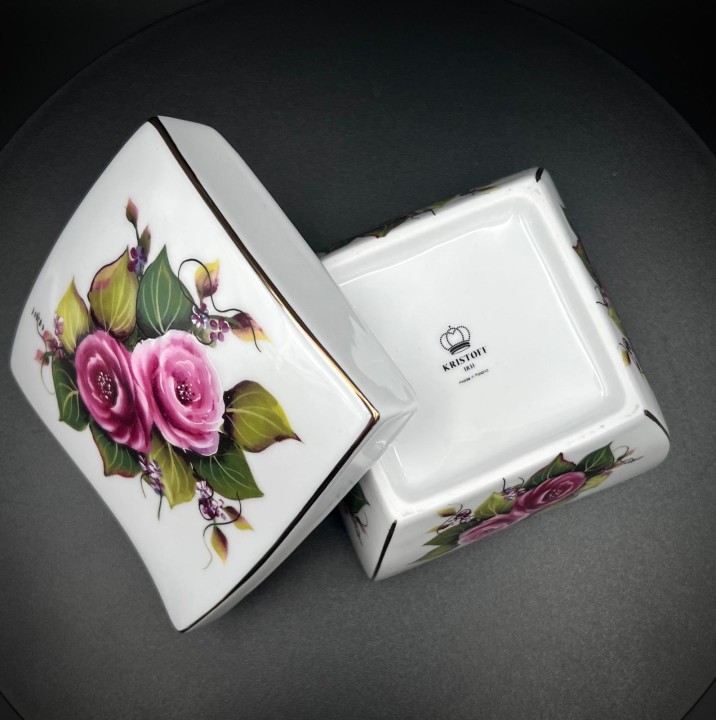 porcelanowa bombonierka 9