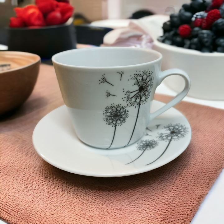 Filiżanka ze spodkiem